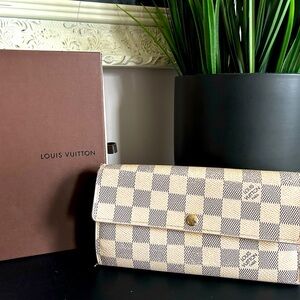 Authentic 👜 Louis Vuitton Wallet.